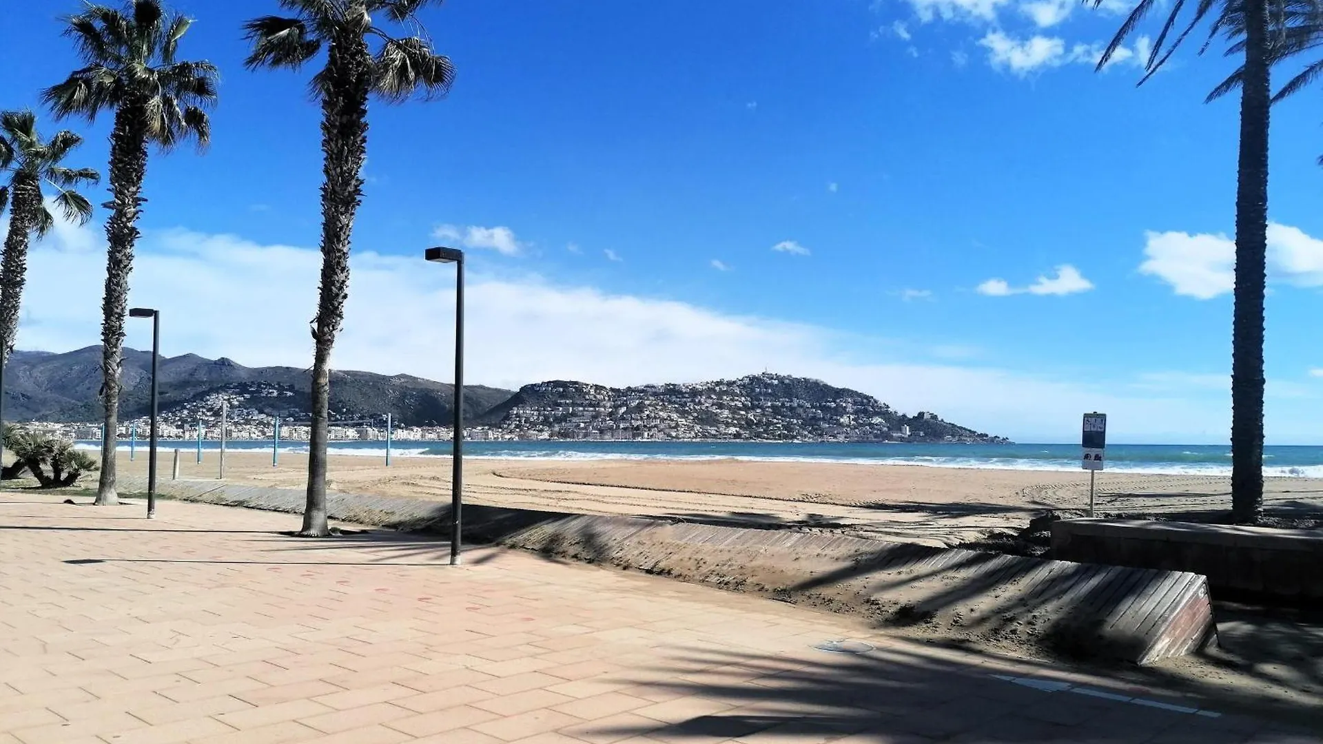 Apartamento En El Corazon De Santa Margarita, Cerca De La Playa, Con Terraza Y Parking. - Es-258-61 Roses